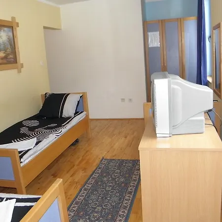 Guest house Pahuljica 3*